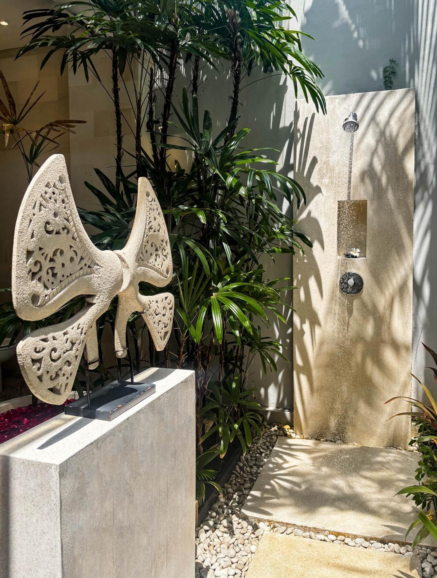 Nyaman Villas Seminyak Exterior foto